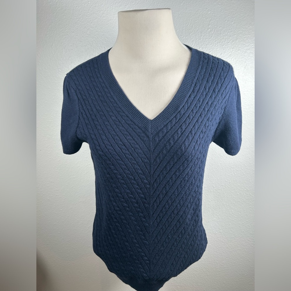 Women’s NWT Tommy Hilfiger V-Neck Cable Knit Navy Sweater - Size Medium